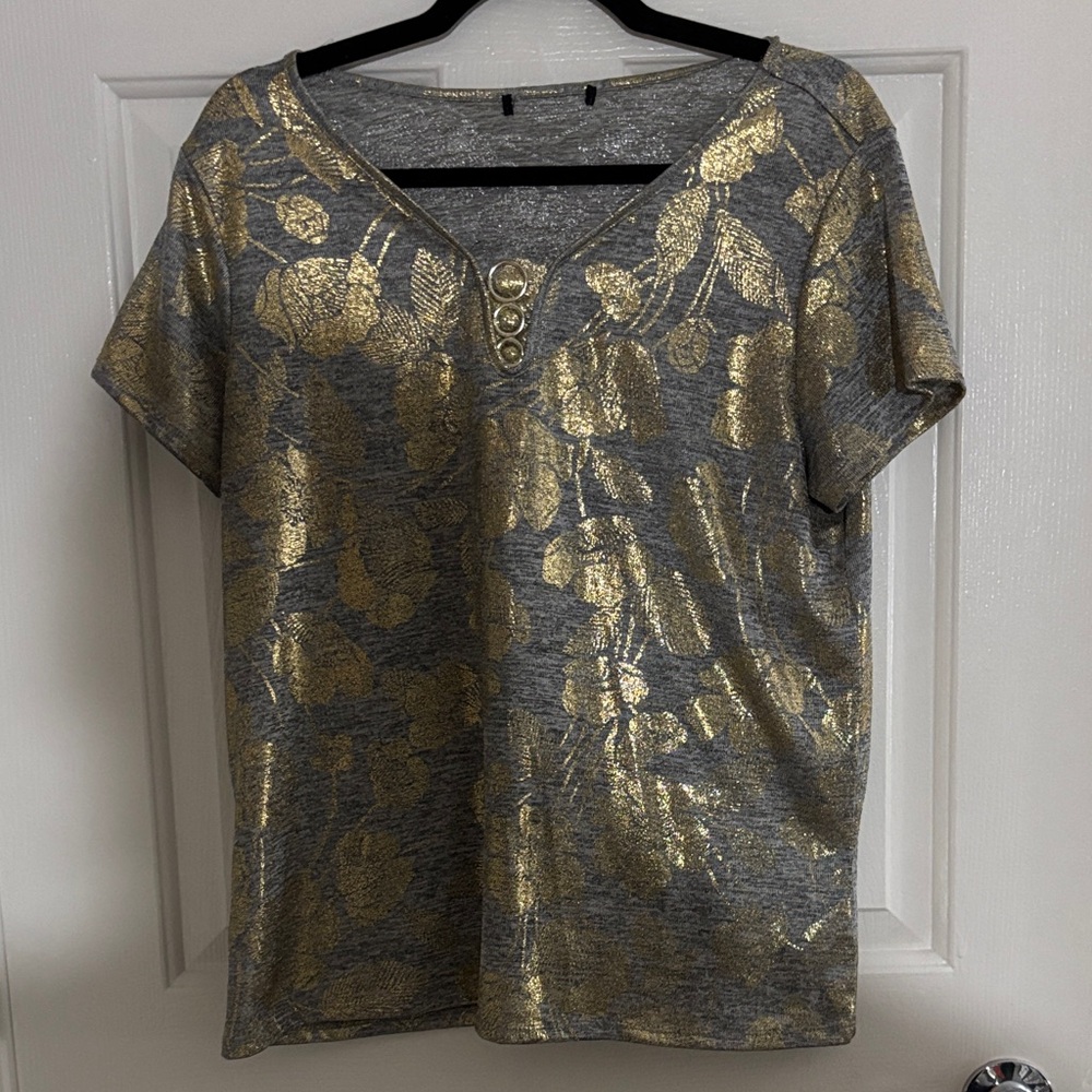 Gray & Gold Floral Short Sleeve V-Neck Top